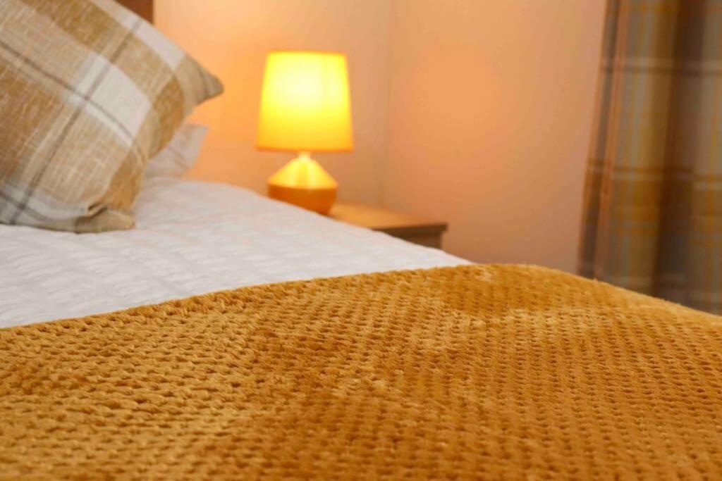 Cheerful 2 Bedroom Residential - Free Parking * Лидс