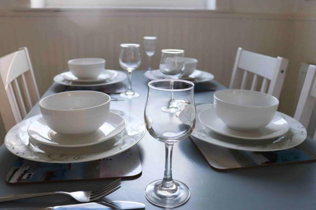 Cheerful 2 Bedroom Residential - Free Parking * Лидс