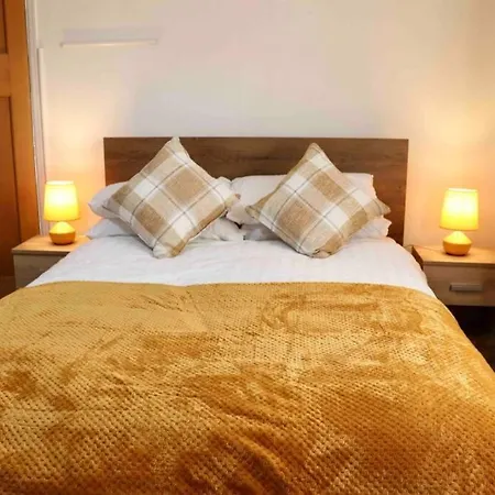 Cheerful 2 Bedroom Residential Home - Free Parking Leeds  Esterno foto