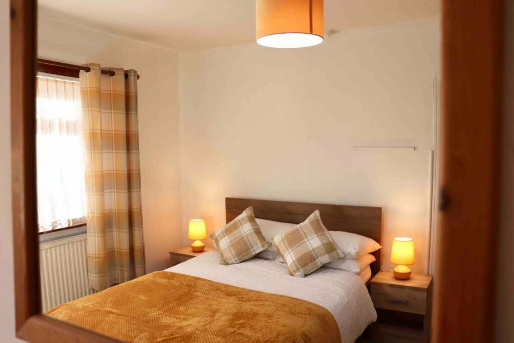 Casa de Férias Cheerful 2 Bedroom Residential - Free Parking Leeds (West Yorkshire)