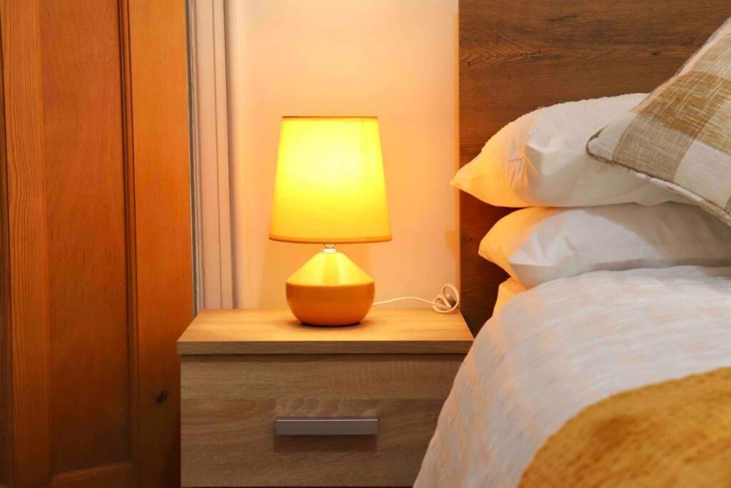 Casa de Férias Cheerful 2 Bedroom Residential - Free Parking Leeds (West Yorkshire)